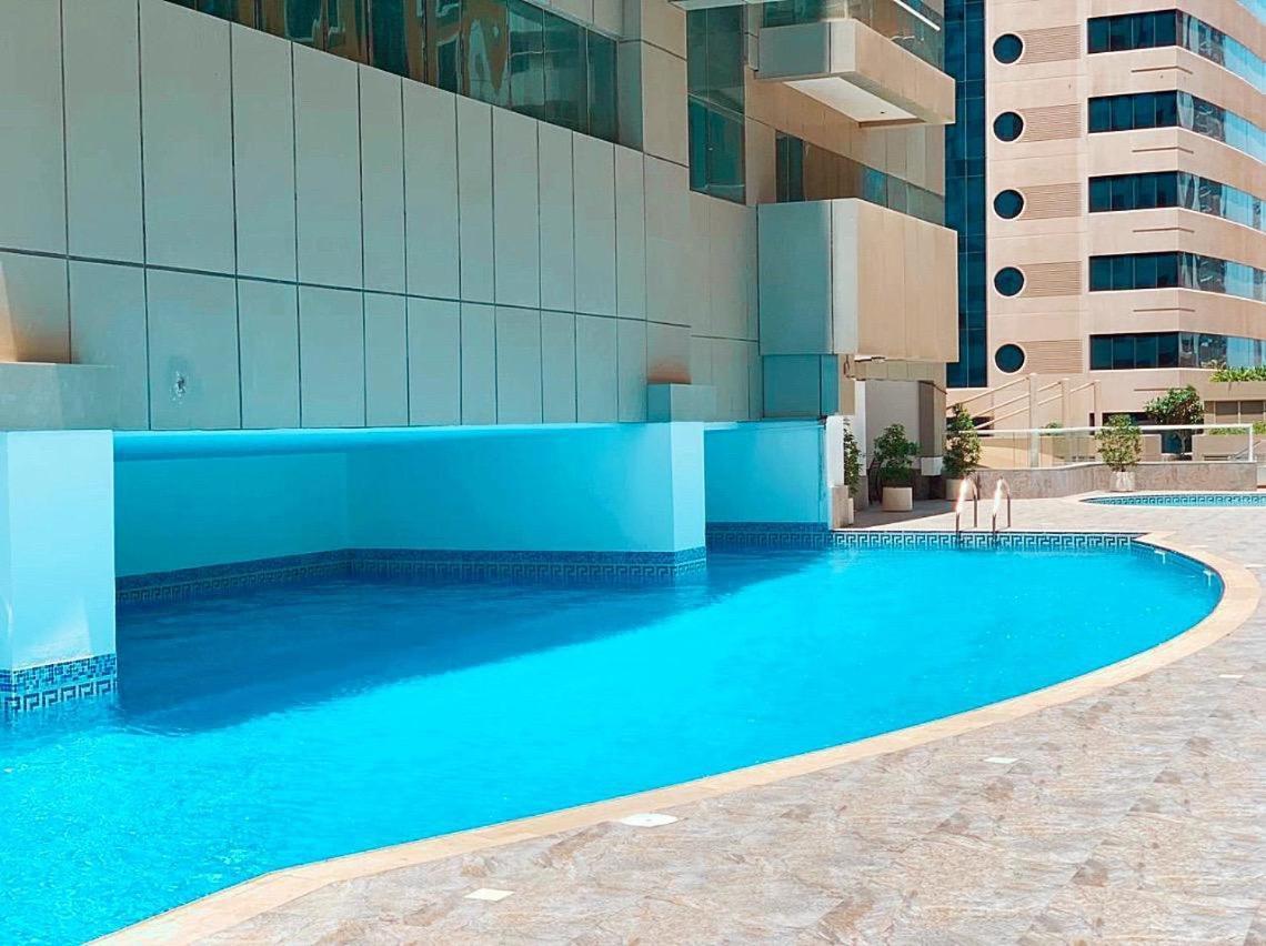 Two Continents Holiday Homes - Marina & Sea View 3 Bedrooms Apartment Dubai Exterior photo