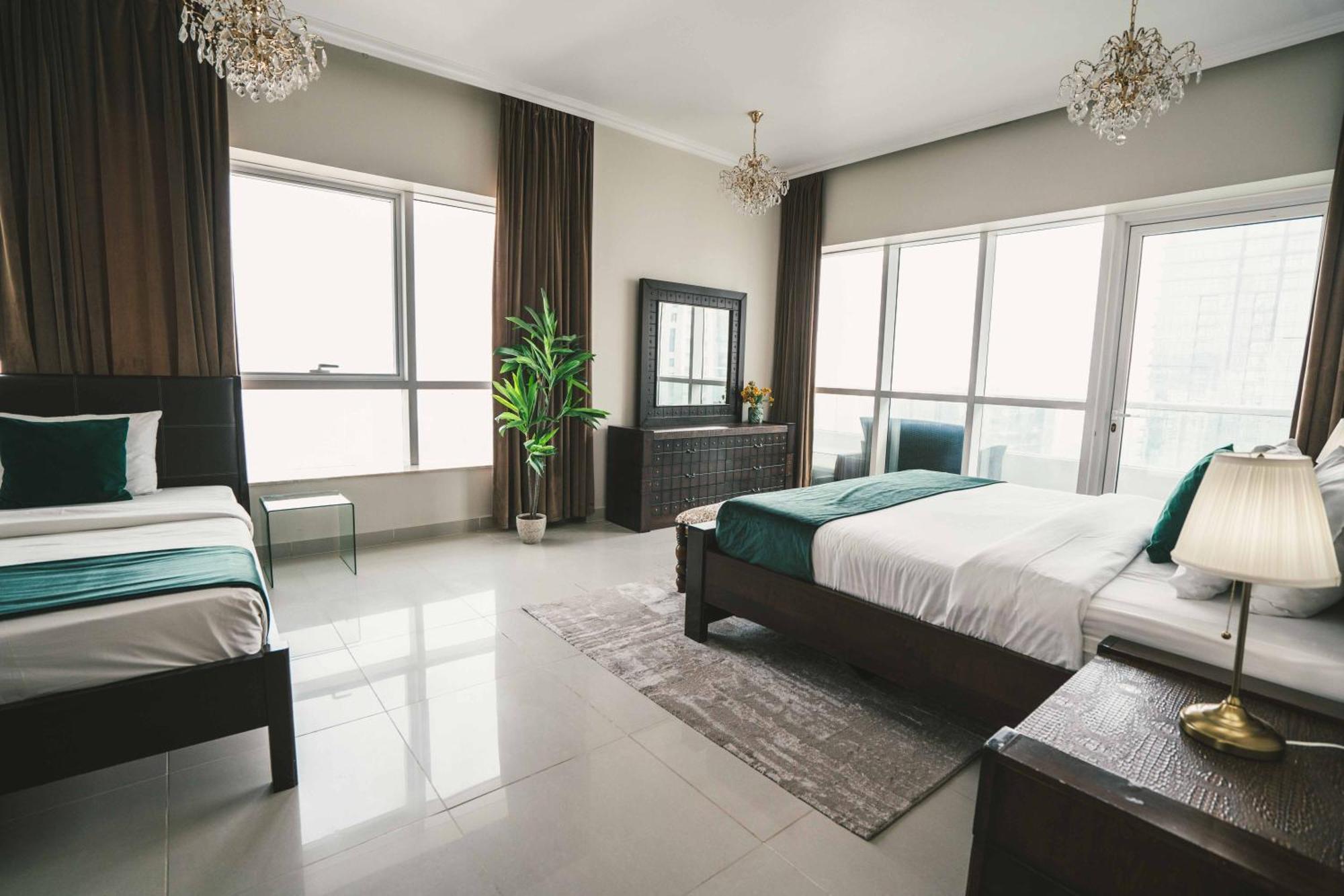 Two Continents Holiday Homes - Marina & Sea View 3 Bedrooms Apartment Dubai Exterior photo